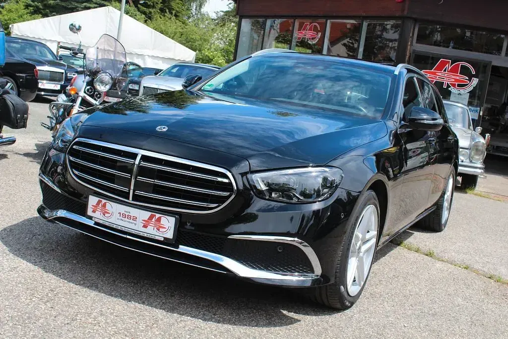 Gebraucht Mercedes E300 AMG 211 PS (155 kW) 2021 Schwarz Limousine