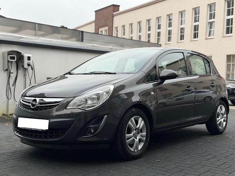 Grau Gebraucht 2013 Opel Corsa Active Limousine | 4.300 € (Guter Preis) - Bild 1/4
