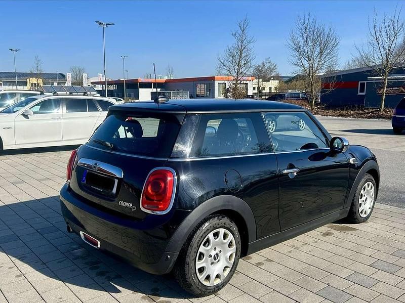 Gebraucht Mini Cooper D 116 PS (85 kW) 2016 Schwarz Kleinwagen