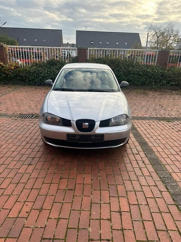 Grau Gebraucht 2005 Seat Ibiza Kleinwagen | 1.500 € (Fairer Preis) - Bild 1/4