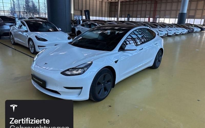 Weiß Gebraucht 2021 Tesla Model 3 Long Range RWD Limousine | 28.000 € (Etwas zu teuer) - Bild 1/4