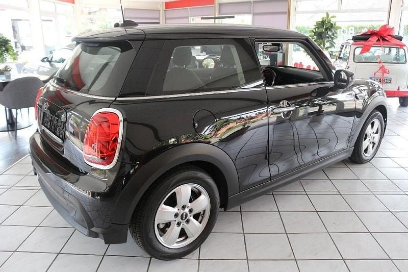 Second-hand Mini Cooper 136 CP (100 kW) 2023 Negru Hatchback