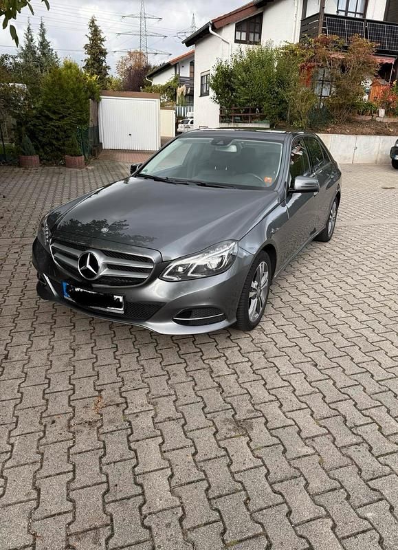 Andere farben Gebraucht 2015 Mercedes E350 Avantgarde Limousine | 14.500 € (Fairer Preis) - Bild 1/4