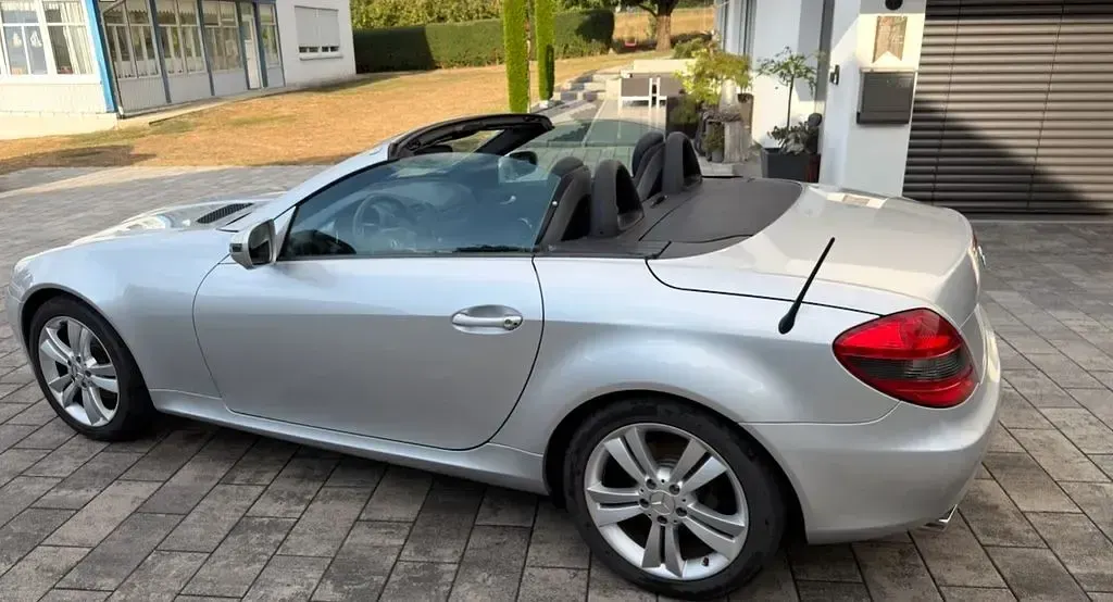 Gebraucht Mercedes SLK200 184 PS (135 kW) 2010 Silber Cabrio