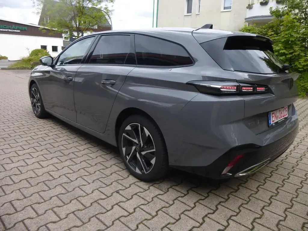 Gebraucht Peugeot 308 Allure 131 PS (96 kW) 2023 Grau Kombi