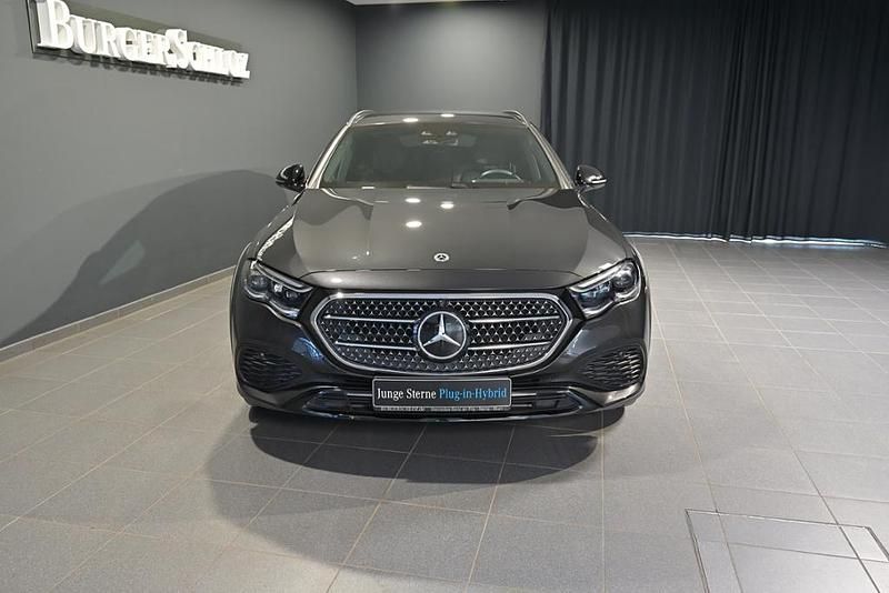 Gebraucht Mercedes E300 Night 197 PS (144 kW) 2024 Graphitgrau Limousine