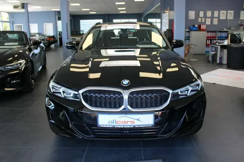 Gebraucht BMW 318 156 PS (114 kW) 2025 Schwarz Kombi