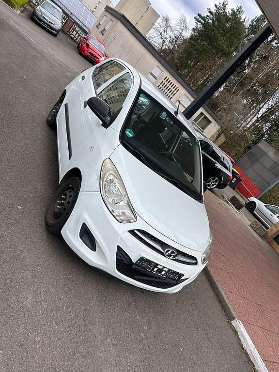 Gebraucht Hyundai i10 Classic 69 PS (50 kW) 2012 Weiß Kleinwagen
