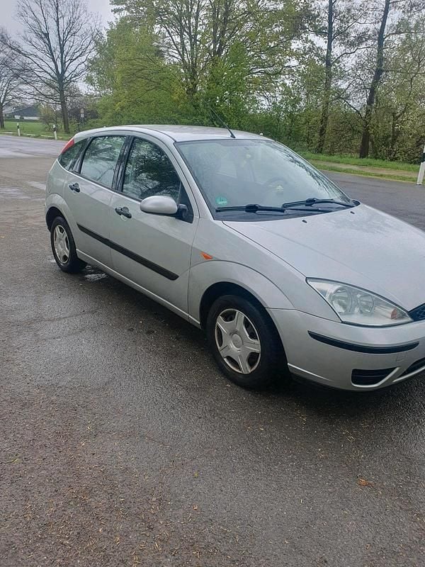 Second-hand Ford Focus 101 CP (74 kW) 2002 Argintiu Hatchback