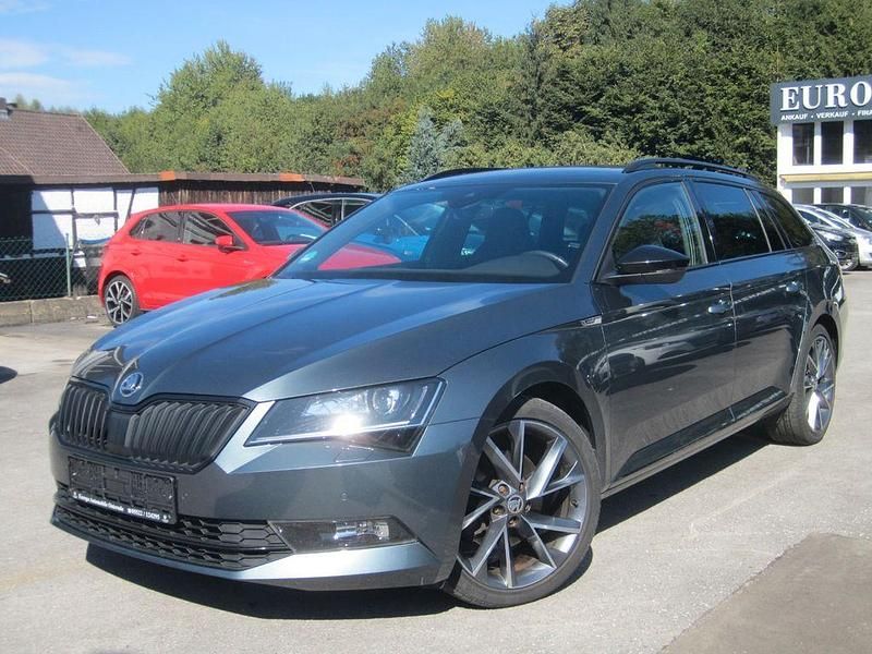 Grau Gebraucht 2017 Skoda Superb SportLine Kombi | 17.900 € (Guter Preis) - Bild 1/4
