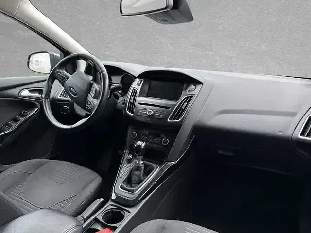 Używany Ford Focus Cool & Connect 125 KM (91 kW) 2017 Czarny Kombi