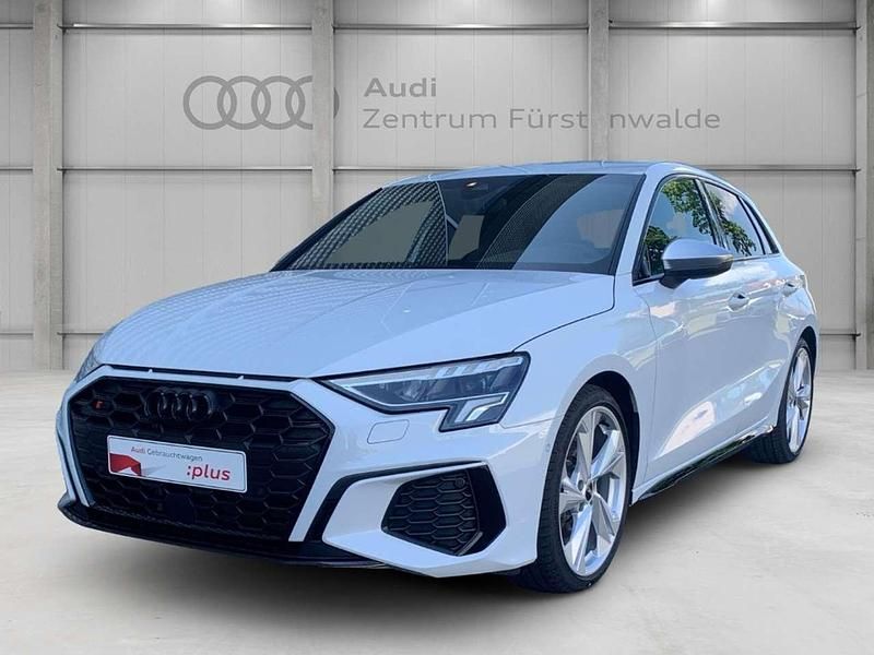 Weiss Gebraucht 2024 Audi S3 Ambiente Limousine | 49.925 € (Teuer) - Bild 1/4