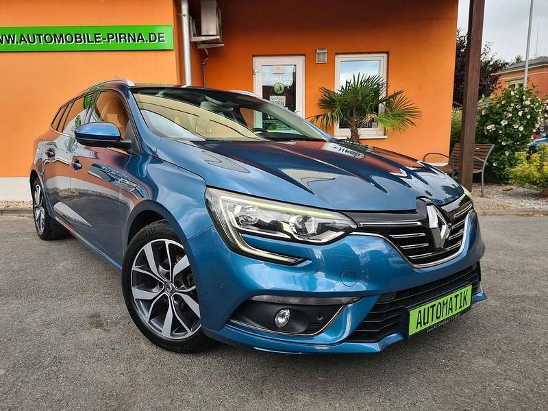 Blau Gebraucht 2017 Renault Mégane IV Bose Edition Limousine | 11.950 € (Fairer Preis) - Bild 1/4