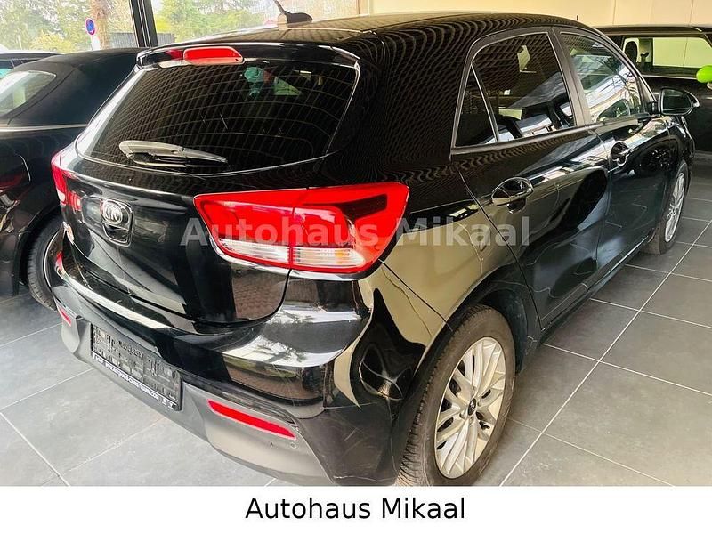 Gebraucht Kia Rio Platinum 99 PS (72 kW) 2017 Schwarz Limousine