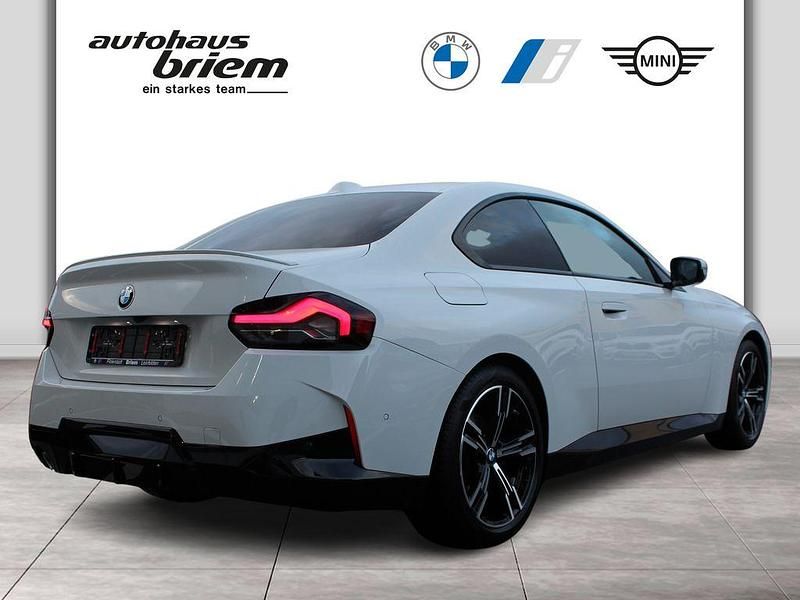 Gebraucht BMW 220 M Sport 190 PS (139 kW) 2024 Weiß Coupé