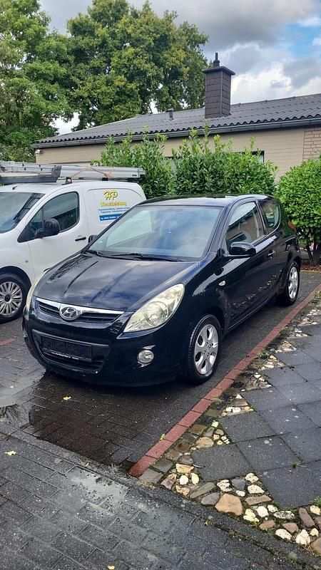 Schwarz Gebraucht 2009 Hyundai i20 Kleinwagen | 2.799 € (Fairer Preis) - Bild 1/2