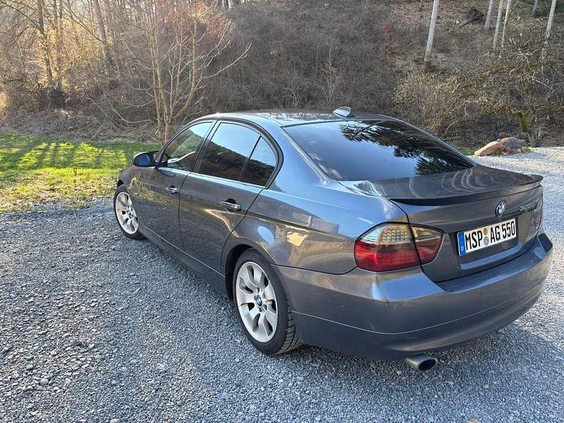 Gebraucht BMW 320 163 PS (119 kW) 2005 Grau Limousine