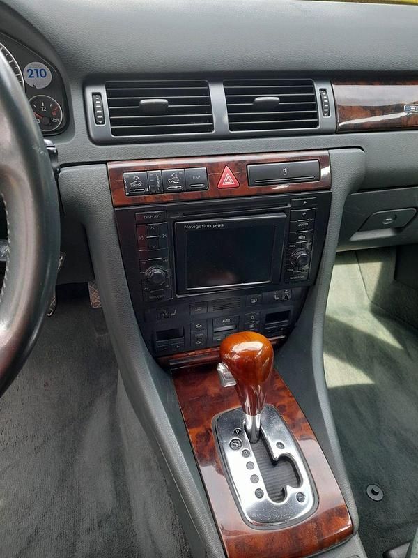 Gebraucht Audi A6 Allroad 179 PS (131 kW) 2002 Grün Kombi