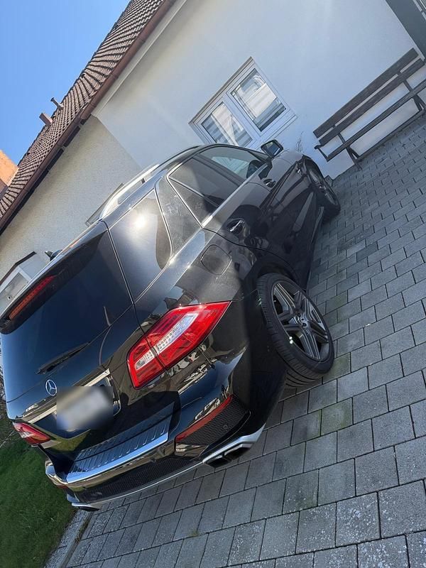 Gebraucht Mercedes ML63 AMG AMG 557 PS (409 kW) 2012 Schwarz SUV