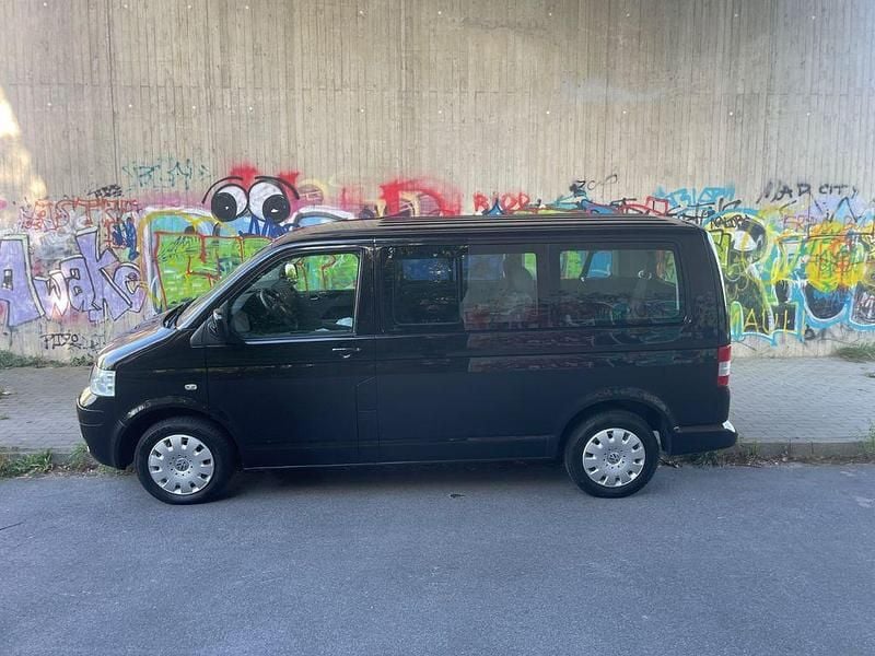 Usata VW Caravelle 105 CV (77 kW) 2005 Nero Furgone