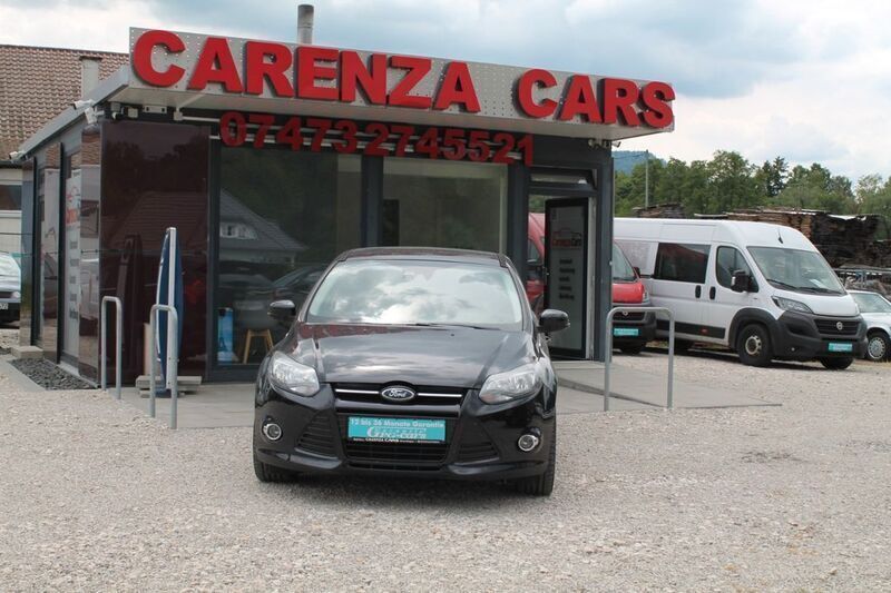 Schwarz Gebraucht 2011 Ford Focus Titanium Limousine | 5.900 € (Fairer Preis) - Bild 1/4