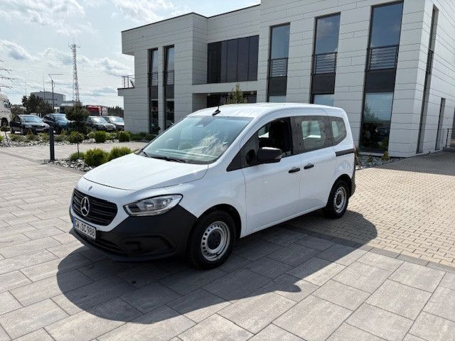 Weiß Gebraucht 2023 Mercedes Citan 110 Kombi | 15.900 € (Superpreis) - Bild 1/4
