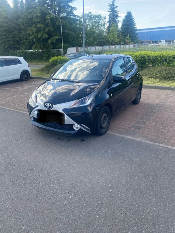 Schwarz Gebraucht 2016 Toyota Aygo X-clusiv Kleinwagen | 6.200 € (Guter Preis) - Bild 1/4