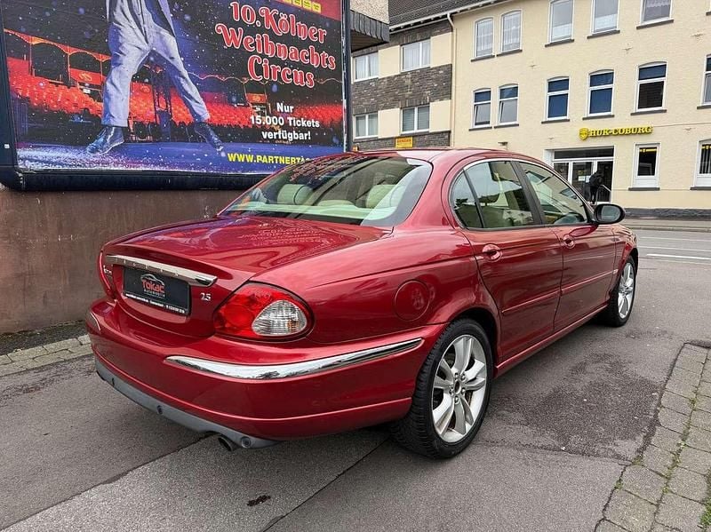 Gebraucht Jaguar X-type Executive 196 PS (144 kW) 2007 Rot Limousine