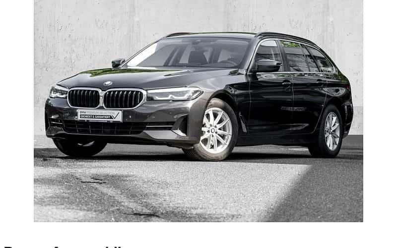 Grau Gebraucht 2021 BMW 520 Sport Line Kombi | 22.880 € (Superpreis) - Bild 1/4