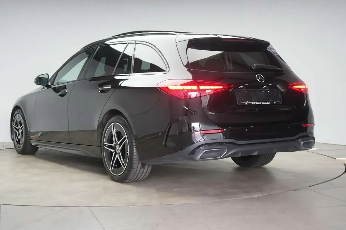 Gebraucht Mercedes C300 AMG line 265 PS (194 kW) 2022 Obsidian black Kombi