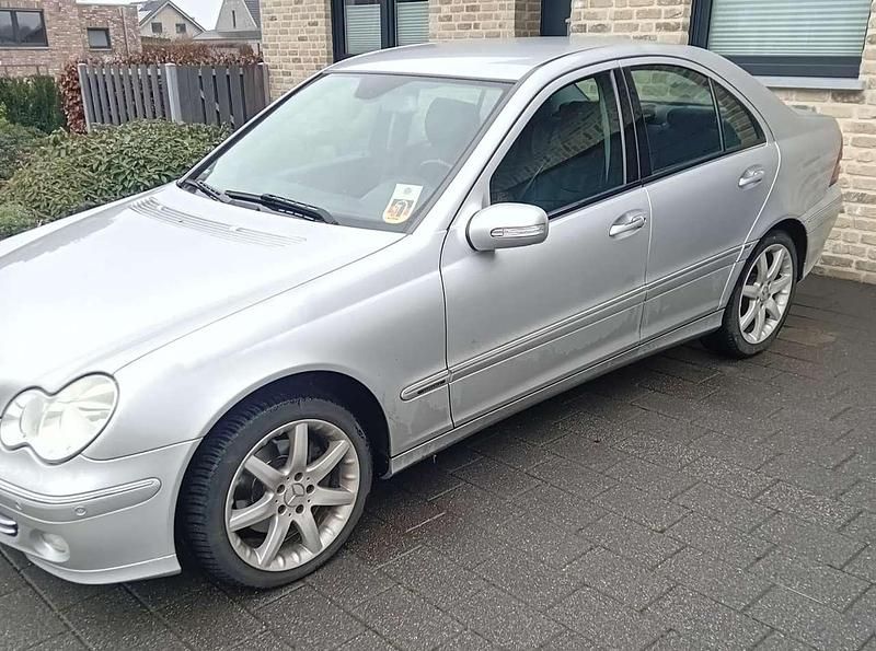 Gebraucht Mercedes C240 Elegance 170 PS (125 kW) 2005 Grau Limousine