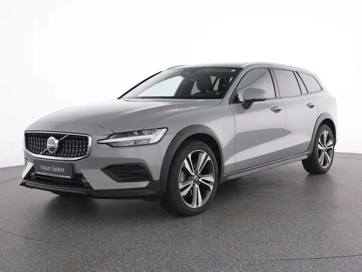 Gebraucht Volvo V60 CC 145 PS (106 kW) 2024 Kombi