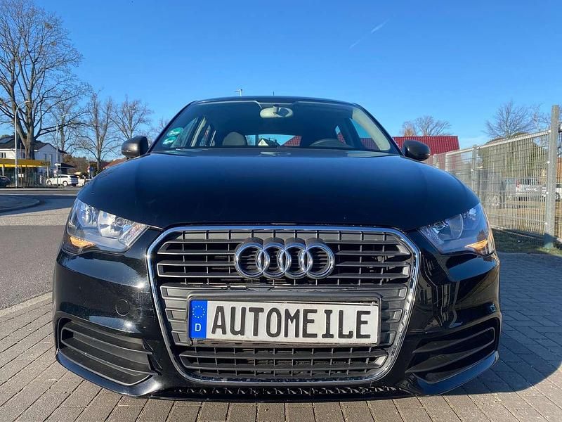 Gebraucht Audi A1 Attraction 86 PS (63 kW) 2014 Brillantschwarz Kleinwagen