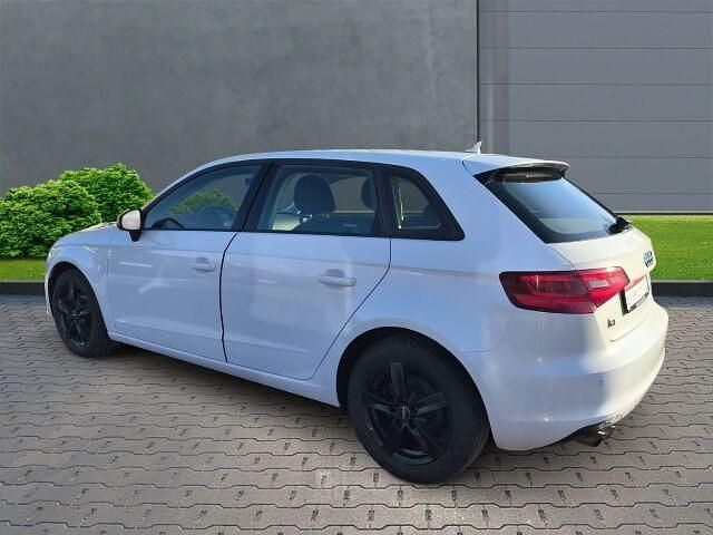 Gebraucht Audi A3 Attraction 125 PS (91 kW) 2016 Weiß Limousine