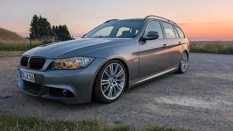 Gebraucht BMW 325 218 PS (160 kW) 2009 Grau Kombi