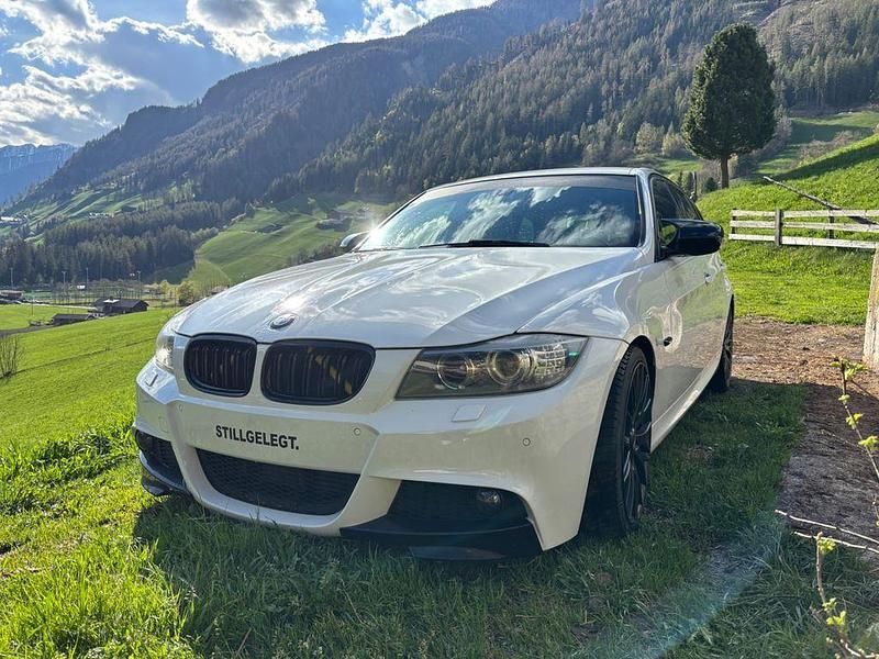 Używany BMW 330 245 KM (180 kW) 2012 Biały Kombi