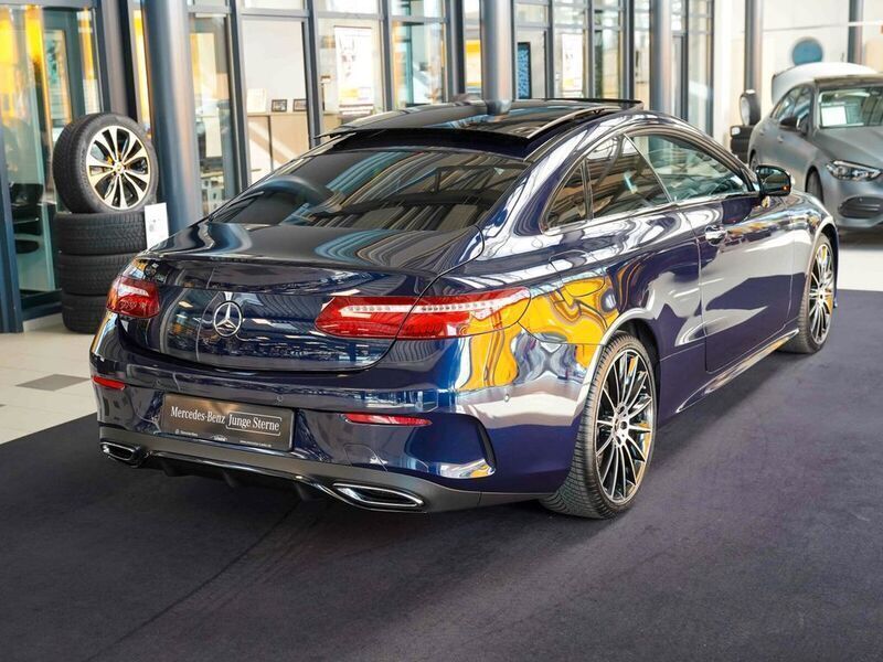 Gebraucht Mercedes E350 AMG line 258 PS (189 kW) 2019 Cavansitblau Coupé