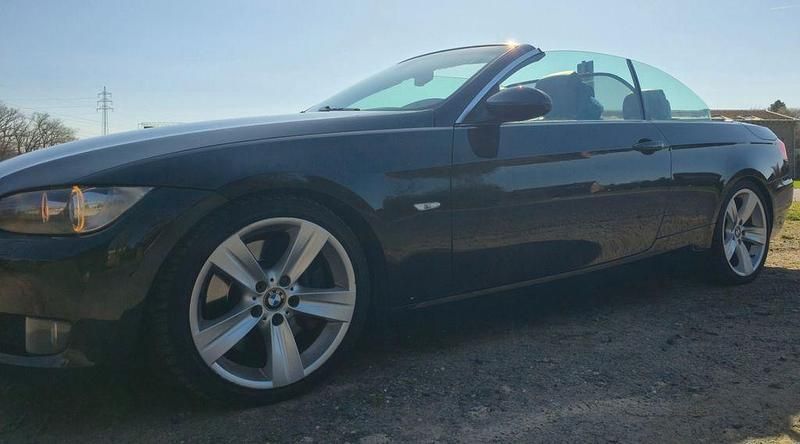Gebraucht BMW 330 Cabriolet Performance 231 PS (169 kW) 2007 Schwarz Cabrio