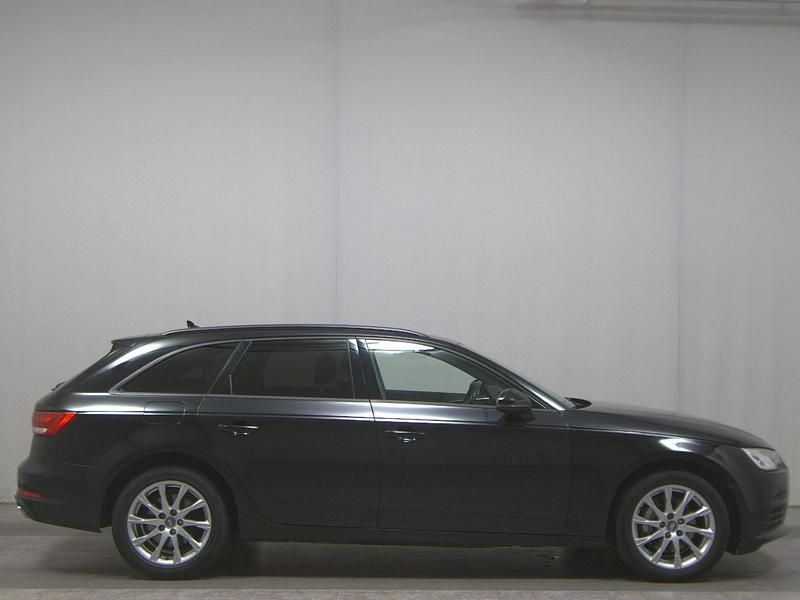 Schwarz Gebraucht 2019 Audi A4 Basis Kombi | 15.980 € (Guter Preis) - Bild 1/4