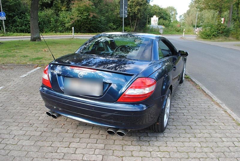 Second-hand Mercedes SLK200 163 CP (119 kW) 2006 Albastru Cabrio