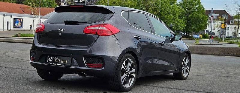 Gebraucht Kia Ceed Spirit 135 PS (99 kW) 2016 Grau Kleinwagen