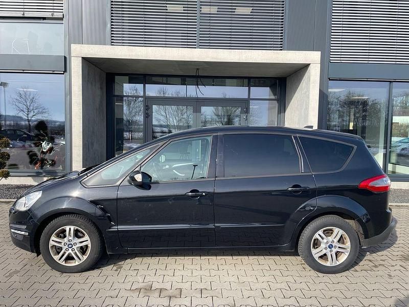 Gebraucht Ford S-MAX Business Edition 140 PS (102 kW) 2013 Schwarz Van / Kleinbus