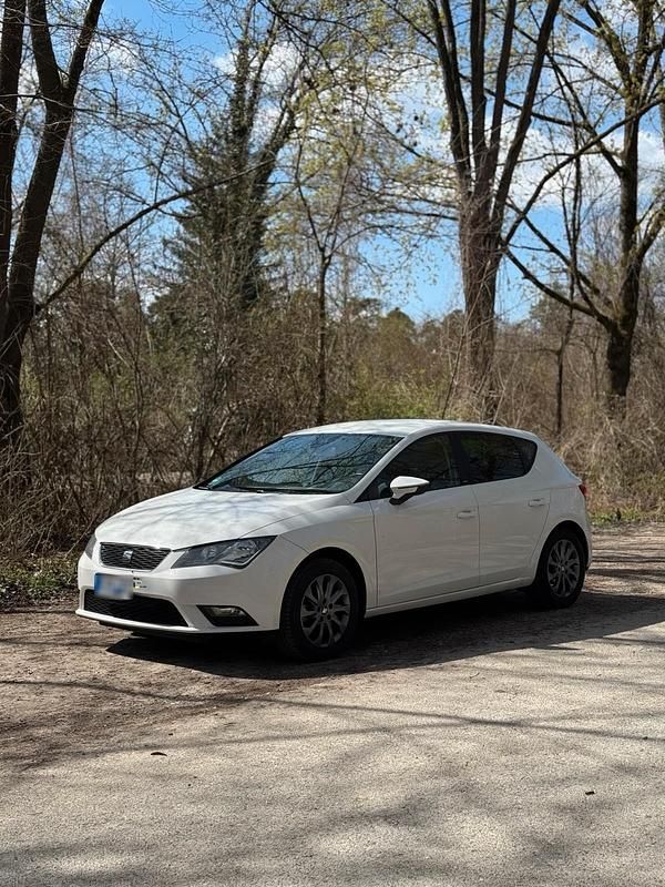 Gebraucht Seat Leon 105 PS (77 kW) 2014 Weiß Limousine