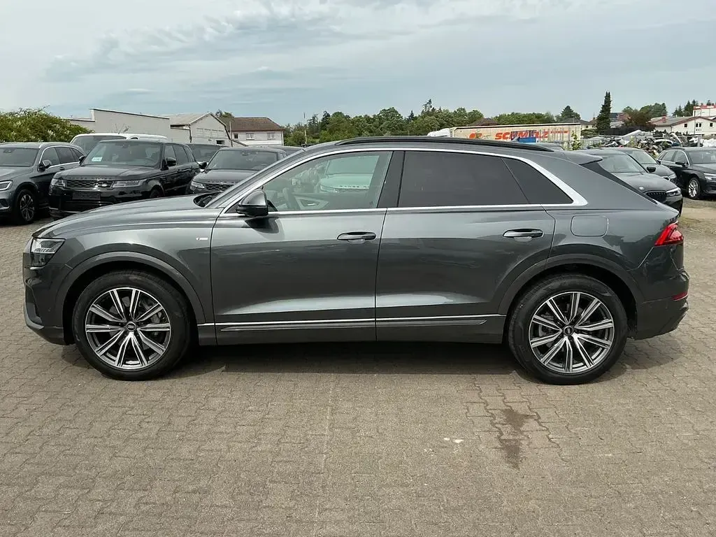 Gebraucht Audi Q8 S-Line 381 PS (280 kW) 2022 Grau SUV