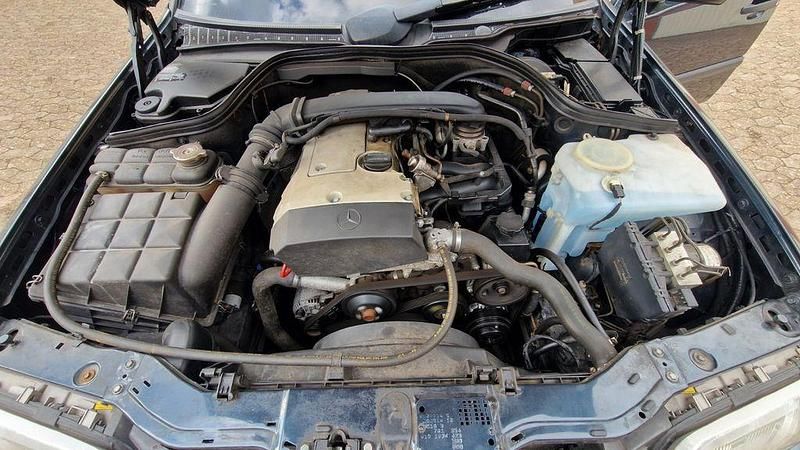 Gebraucht Mercedes C180 122 PS (89 kW) 1999 Blau Limousine