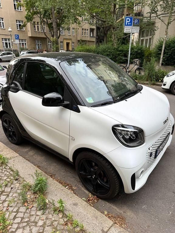 Weiß Gebraucht 2021 Smart ForTwo Electric Drive Brabus Coupé | 10.500 € (Superpreis) - Bild 1/4