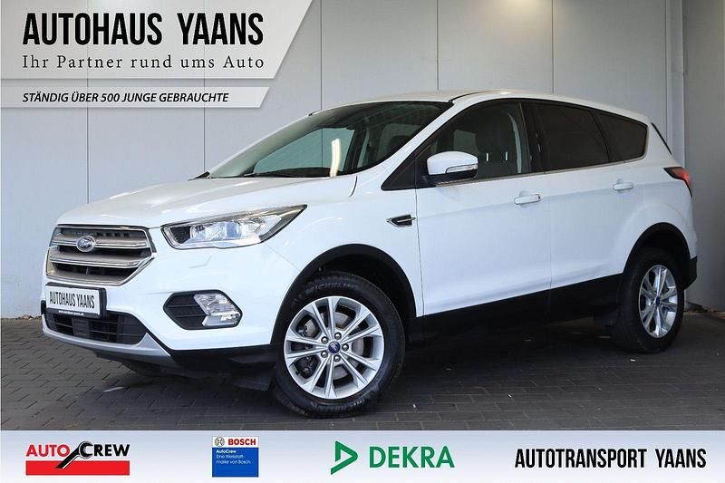 Gebraucht Ford Kuga Titanium 150 PS (110 kW) 2019 Weiß SUV