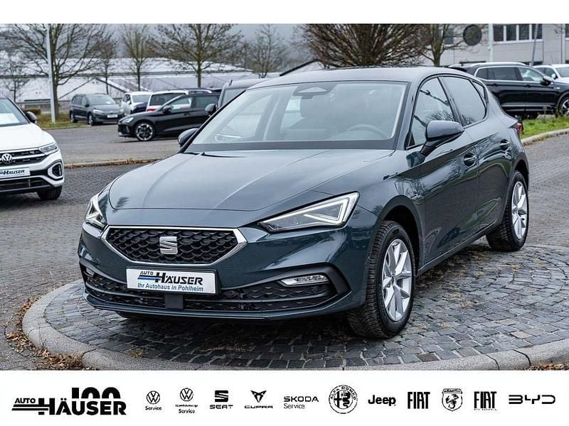 Second-hand Seat Leon 116 CP (85 kW) 2025 Albastru Berlinǎ