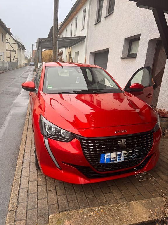 Rot Gebraucht 2020 Peugeot 208 Active Kleinwagen | 11.500 € (Fairer Preis) - Bild 1/4