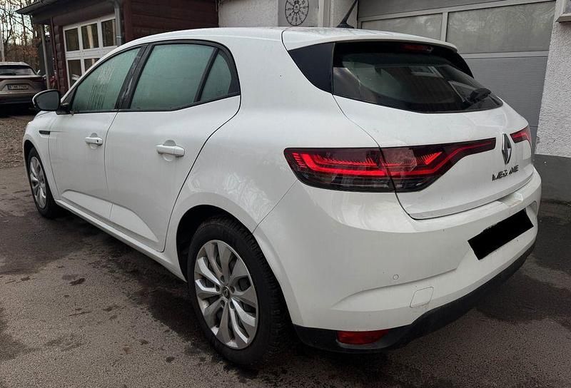 Gebraucht Renault Mégane IV 95 PS (69 kW) 2021 Weiß Limousine